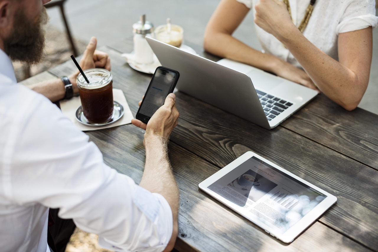 Người mới làm affiliate: sau khi đăng bài, nên đọc phản hồi thế nào để tiến bộ?